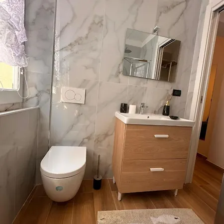 Via Prione 3* La Spezia